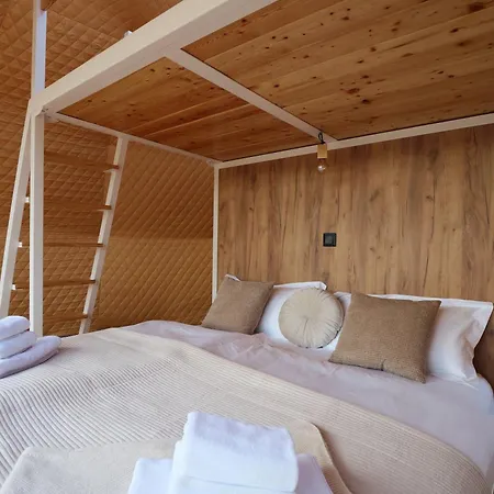 Glamping Trhovky Luxury tent Milesov