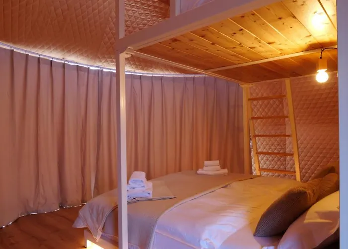 Campo de lujo Glamping Trhovky Milesov (Pribram)